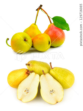Ripe juicy pears isolated on white background. Collage. 129716085
