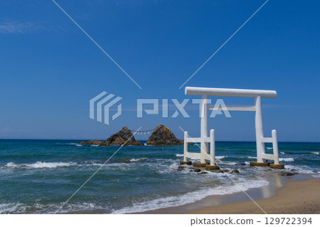 [Fukuoka] Itoshima, Futamigaura Couple Rocks_08 129722394