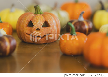 Halloween pumpkin with copy space 129722485