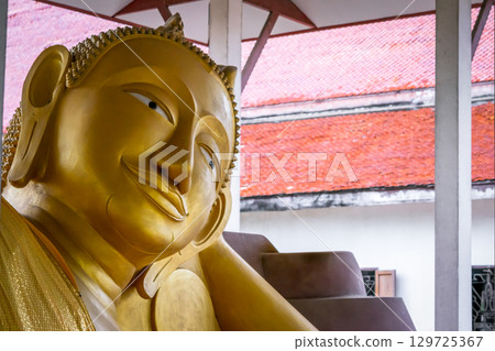 Wat Phra Si Rattana Mahathat temple Suphanburi 129725367
