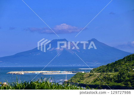 Uchiura Port and Hokkaido Komagatake (Hokkaido) Uchiura Port and Hokkaido Komagatake (Hokkaido) 129727986