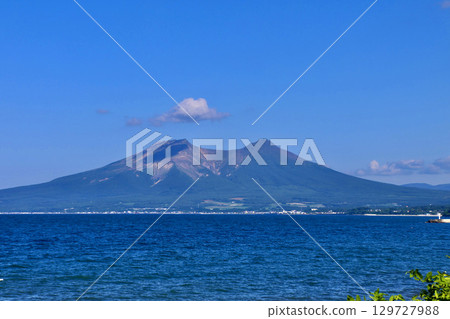 內浦港和北海道駒岳（北海道） 129727988