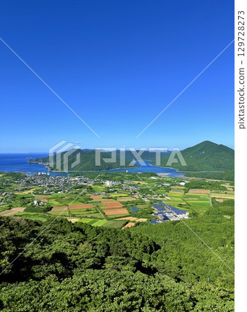 從奈留島城岳展望台眺望的蔚藍大海與島嶼風景 129728273