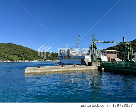 五島列島的福江港和渡輪景觀 129728837