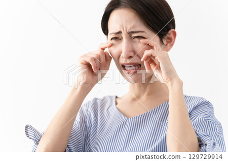 Woman in casual clothes lifestyle image 129729914