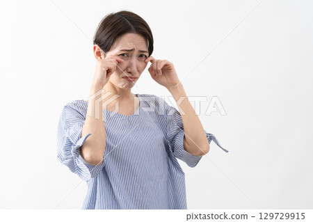 Woman in casual clothes lifestyle image 129729915