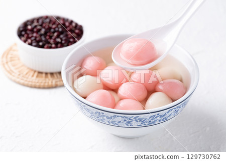Tangyuan (Chinese sweet dumpling), Glutinous rice ball in syrup, 129730762