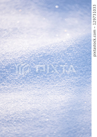 蒜山高原上凹凸不平的積雪圖案 蒜山高原上凹凸不平的積雪圖案 129731033