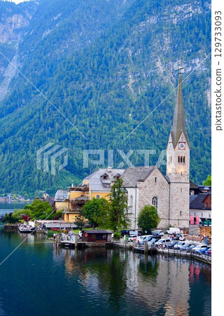 Beautiful scenery of Lake Hallstatt, a World Heritage Site in Austria Beautiful scenery of Lake Hallstatt, a World Heritage Site in Austria 129733093