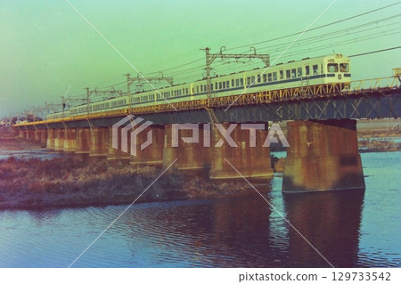 小田急電鐵，2200系2214-2211號+2400系2478號空調車，舊玉川橋，1979年1月6日 129733542