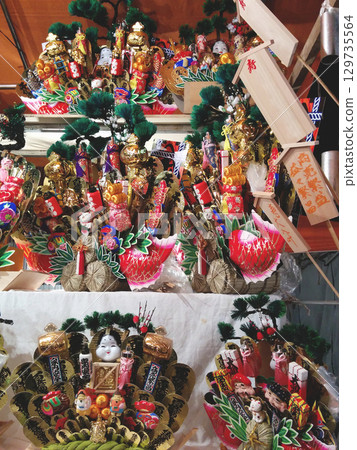 "Kumade" in Tori-no-ichi / Rake decorations sold at Tori-no-ichi to pray for prosperous business "Kumade" in Tori-no-ichi / Rake decorations sold at Tori-no-ichi to pray for prosperous business 129735564