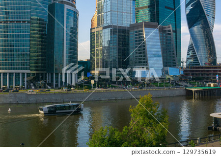 Moscow International Business Center, panoramic view from Moskva river embankment 129735619