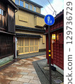 雨後的金澤東茶屋町傳統街道 129736729