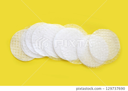 Stacked round sheets of Vietnamese rice paper 129737690