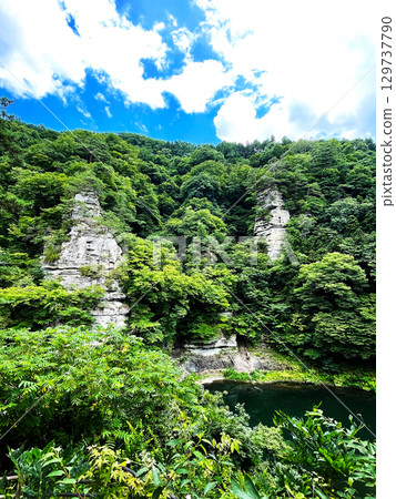 Beautiful green scenery of Tonohetsuri in sunny summer 2 129737790