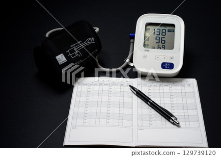 家用血壓計是健康管理的必備品 家用血壓計是健康管理的必備品 129739120