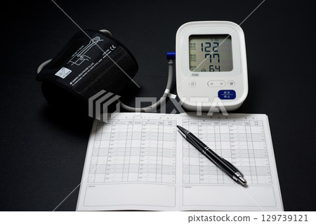 家用血壓計是健康管理的必備品 家用血壓計是健康管理的必備品 129739121
