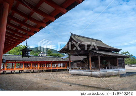 Traditional buildings of Itsukushima shrine in Miyajima, near Hiroshima Traditional buildings of Itsukushima shrine in Miyajima, near Hiroshima 129740248