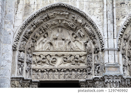 Beautiful sculptures adorn the entrance of Notre-Dame de Chartres Cathedral in France Beautiful sculptures adorn the entrance of Notre-Dame de Chartres Cathedral in France 129740992