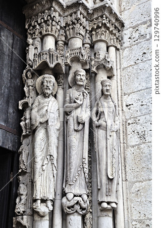 Intricate sculptural details of France's Notre-Dame de Chartres Cathedral 129740996