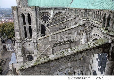 View of the intricate architectural details of Notre-Dame de Chartres Cathedral in France View of the intricate architectural details of Notre-Dame de Chartres Cathedral in France 129740999