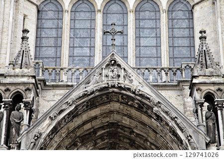 Beautiful sculptures adorn the entrance of Notre-Dame de Chartres Cathedral in France Beautiful sculptures adorn the entrance of Notre-Dame de Chartres Cathedral in France 129741026