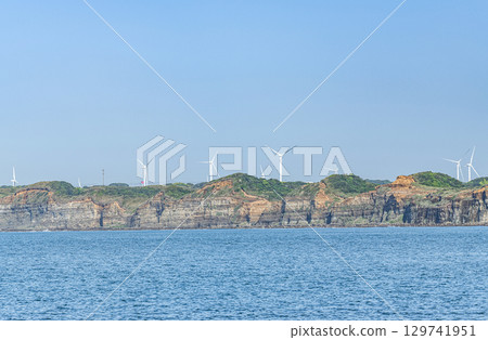 千葉縣銫子市 - 著名旅遊景點:屏風浦,擁有陡峭的懸崖和風力渦輪機 千葉縣銫子市 - 著名旅遊景點:屏風浦,擁有陡峭的懸崖和風力渦輪機 129741951