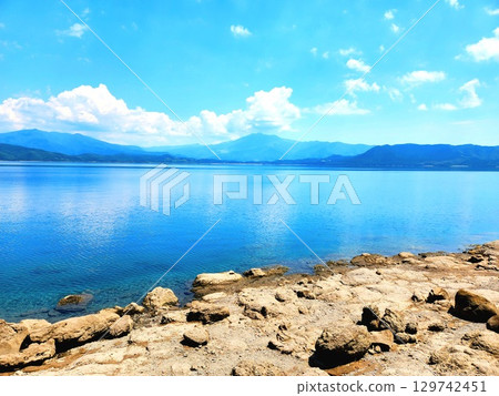 Summer scenery of Lake Tazawa in Akita Prefecture 129742451