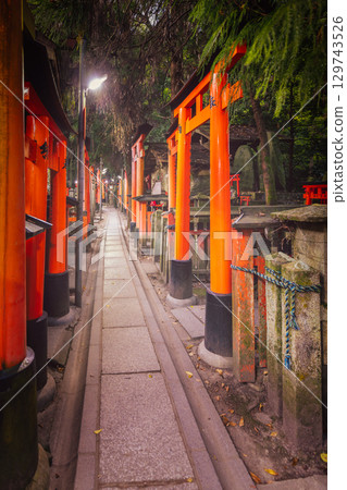 Fushimi Inari path with torii gates leading to otsuka hokora Fushimi Inari path with torii gates leading to otsuka hokora 129743526
