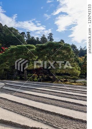 Vertical view of Kogetsudai Zen garden with raked gravel lines 129743533