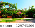 Gardening on the roof balcony: DIY tiles and artificial turf create a favorite space 129743809