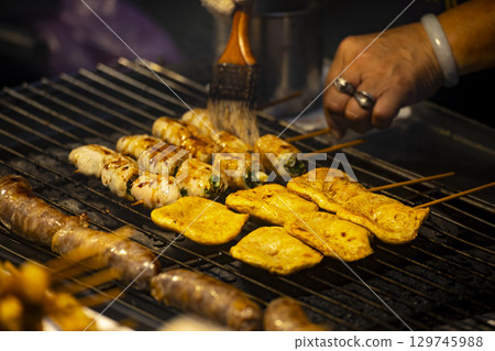 Taiwan Night Market Hot Pot: Shijisaku Hibiki's Meat Skewers and Sweet Dishes Taiwan Night Market Hot Pot: Shijisaku Hibiki's Meat Skewers and Sweet Dishes 129745988
