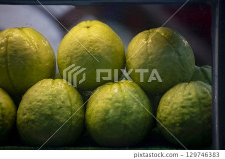 台灣街頭小吃：塔內的新鮮香蕉 129746383