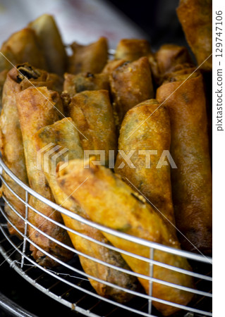 台灣夜市小吃：金黃色包子 129747106