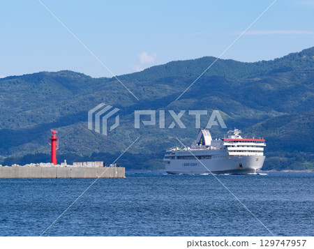 Tokiwa Maru arriving at Ryotsu Port Tokiwa Maru arriving at Ryotsu Port 129747957