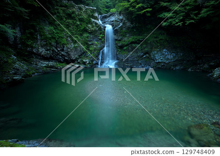 Small waterfall 129748409
