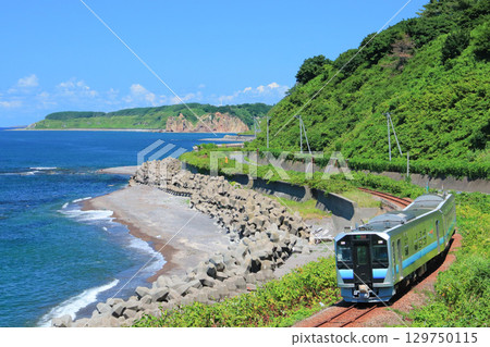The Gono Line in midsummer, with the beautiful ocean of the Sea of Japan 129750115