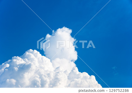 仲夏藍天和出云云彩 仲夏藍天和出云云彩 129752286