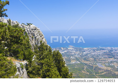 北塞浦路斯土耳其共和國聖希拉里翁城堡的壯麗景色 北塞浦路斯土耳其共和國聖希拉里翁城堡的壯麗景色 129754053