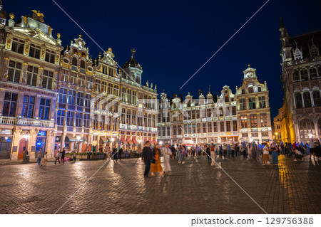 比利時布魯塞爾大廣場行會夜景 129756388