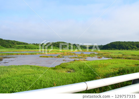 Scenery from Nokkamap Bridge to Kotankeshi Bridge on Route 35 in Nemuro City, Hokkaido 129757335