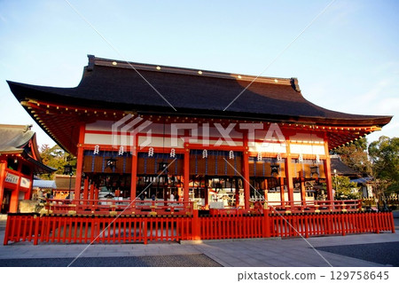 Kyoto Prefecture, Fushimi Inari Taisha Shrine, Outer Worship Hall (Important Cultural Property), Fukakusa Yabunouchicho, Fushimi Ward, Kyoto City, February 2022 Kyoto Prefecture, Fushimi Inari Taisha Shrine, Outer Worship Hall (Important Cultural Property), Fukakusa Yabunouchicho, Fushimi Ward, Kyoto City, February 2022 129758645