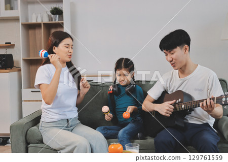 Family spends their free time together 129761559