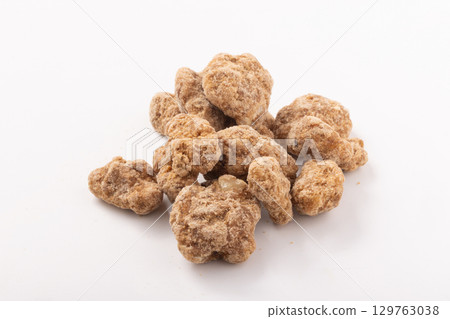 brown sugar walnut 129763038