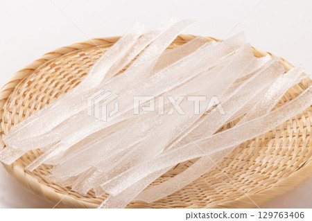 Flat vermicelli, Danmyeon Flat vermicelli, Danmyeon 129763406