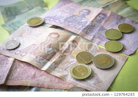 Thai currency: baht 129764285