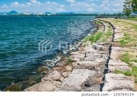 Summer scenery at Nagisa Park on the shores of Lake Biwa, Otsu City, Shiga Prefecture Summer scenery at Nagisa Park on the shores of Lake Biwa, Otsu City, Shiga Prefecture 129764514