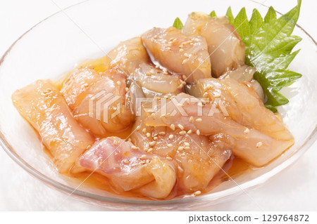 Marinated red sea bream 129764872