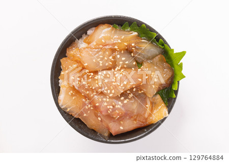 醃製鯛魚蓋飯 129764884