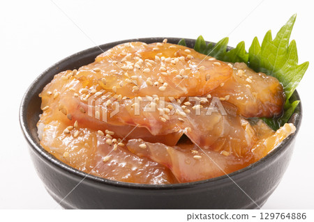 Marinated red sea bream rice bowl Marinated red sea bream rice bowl 129764886